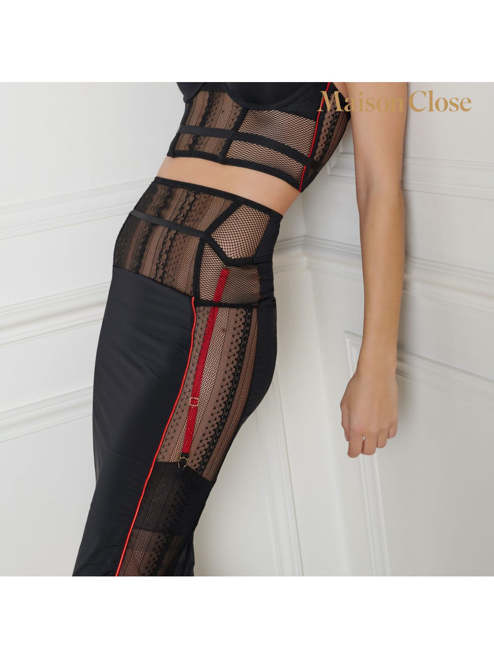 Jupe Sacré Coeur Noire main product photo