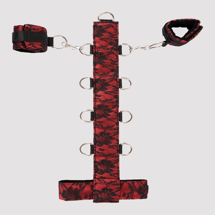 Harnais de buste avec menottes