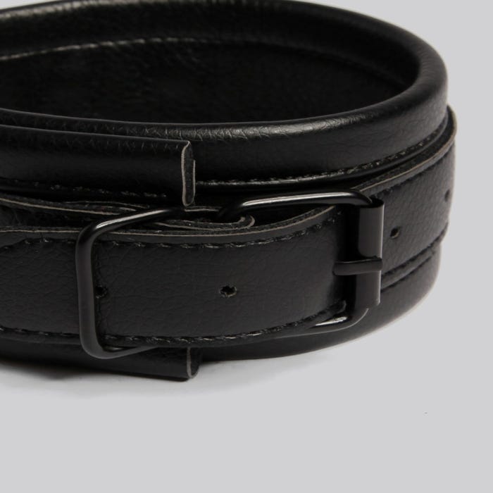 Menottes pour chevilles similicuir Bondage Boutique
