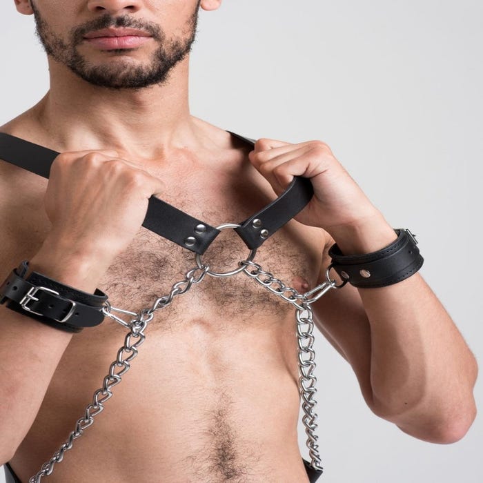 Harnais de corps avec menottes et cockring Deluxe