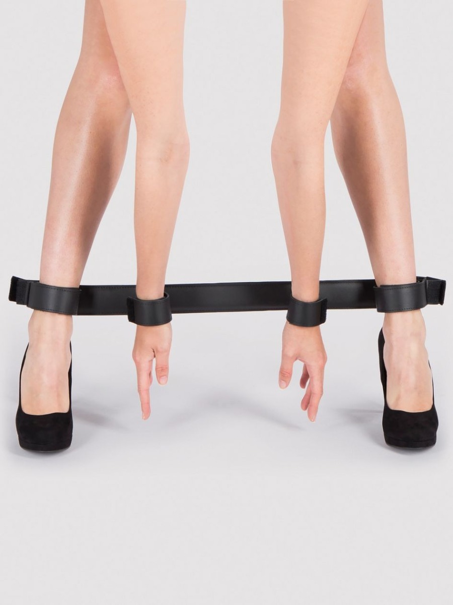 Barre d'écartement en cuir poignets et chevilles Deluxe
