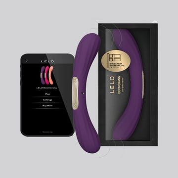 Vibromasseur double connecté LELO Boomerang violet