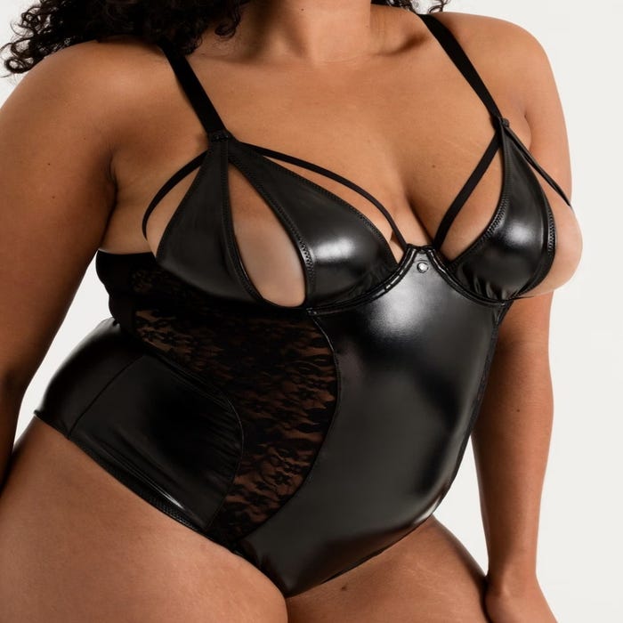 Body ouvert grande taille effet cuir Fierce Muse 5XL/6XL