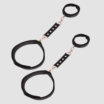 Menottes cuisses et poignets Soft Bondage Boutique