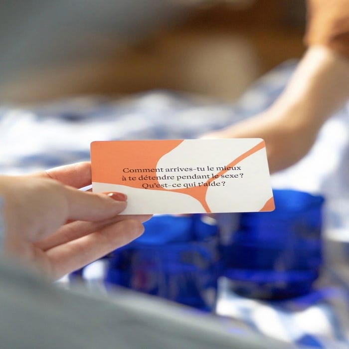Jeu de cartes pour couple à nu.